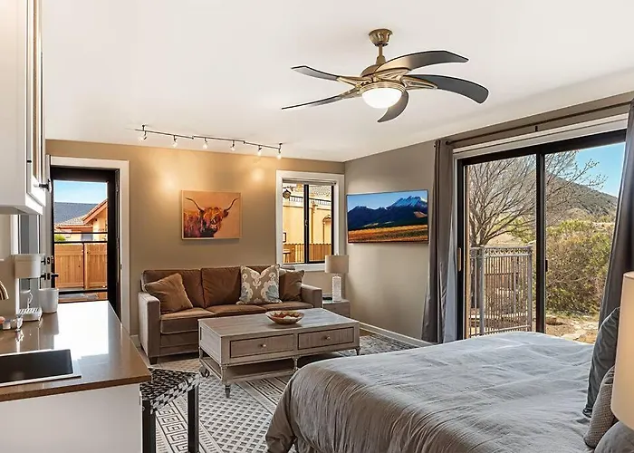 Oak Creek Oasis With Pool, Spa, Golf